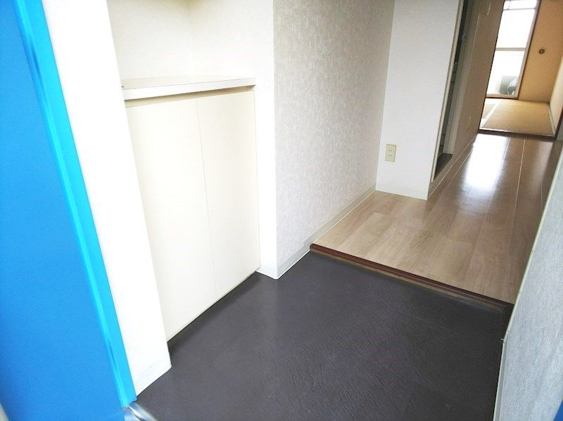 神奈川県横浜市神奈川区片倉４丁目 玄関
