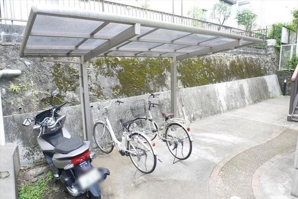 サンエクレール 駐車場