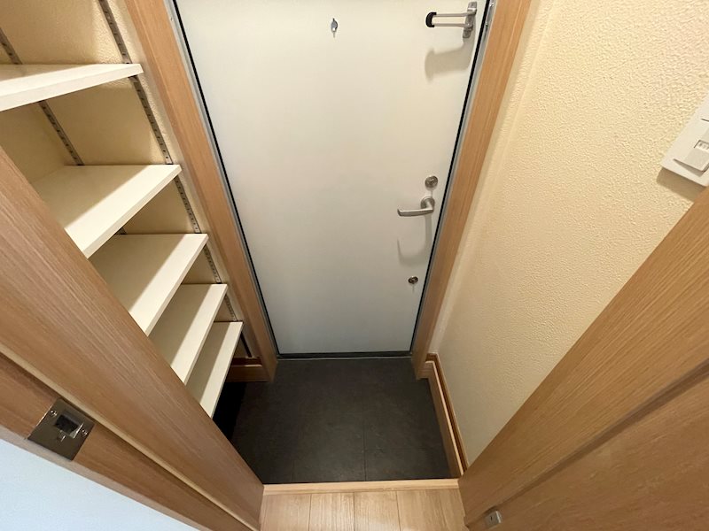 ドルフィン神之木町Ⅲ 玄関