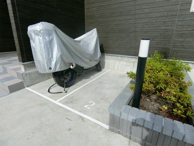 リブリ・西御幸 駐車場