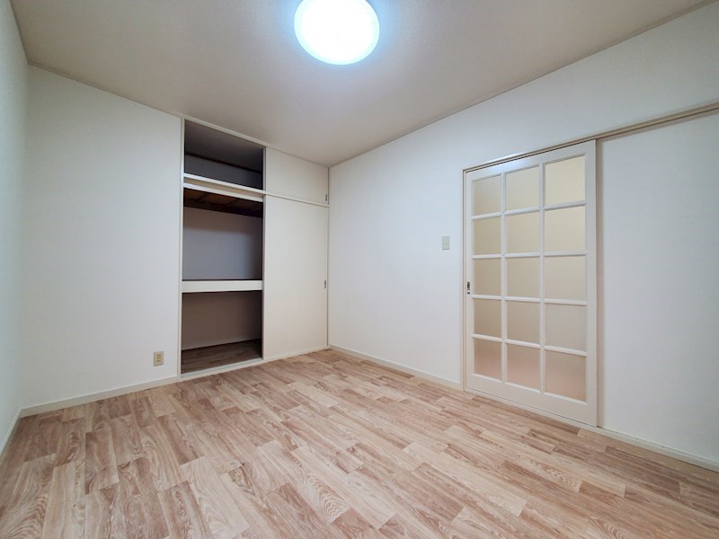 細川ハイツ ベッドルーム