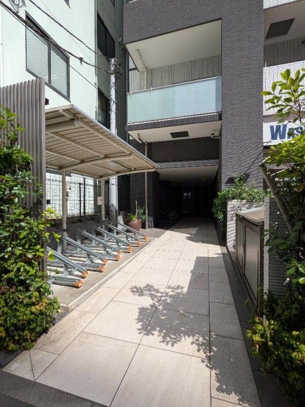 カーサアリビオ新横浜 駐車場