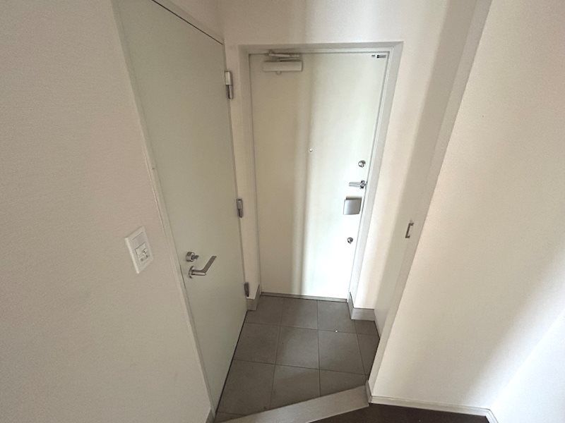 レグラス武蔵新城モーターガラージュ 玄関