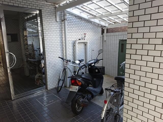 サンルピナス 駐車場