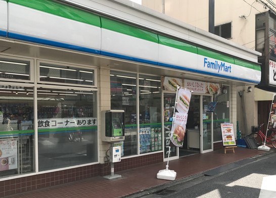 ファミーユビル コンビニ