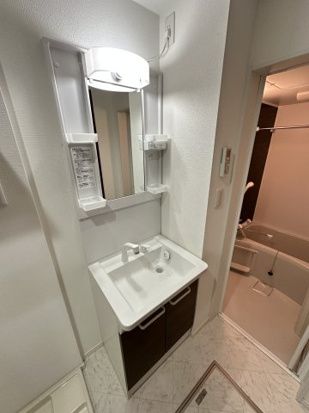 ヴィラージュ中山 洗面所