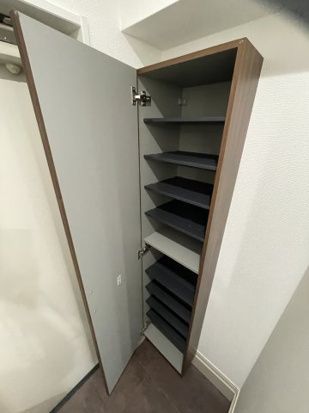 ヴィラージュ中山 玄関