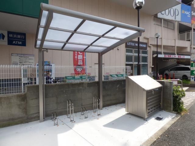 N Blanche 駐車場