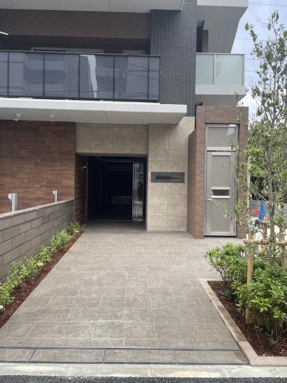 ベルラディエ新横浜 エントランス