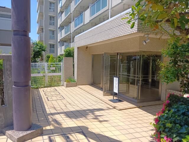 コスモ大倉山壱番館 エントランス