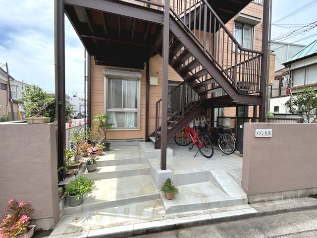 メゾン丸谷 エントランス