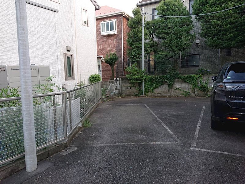 ホシノハウス 駐車場