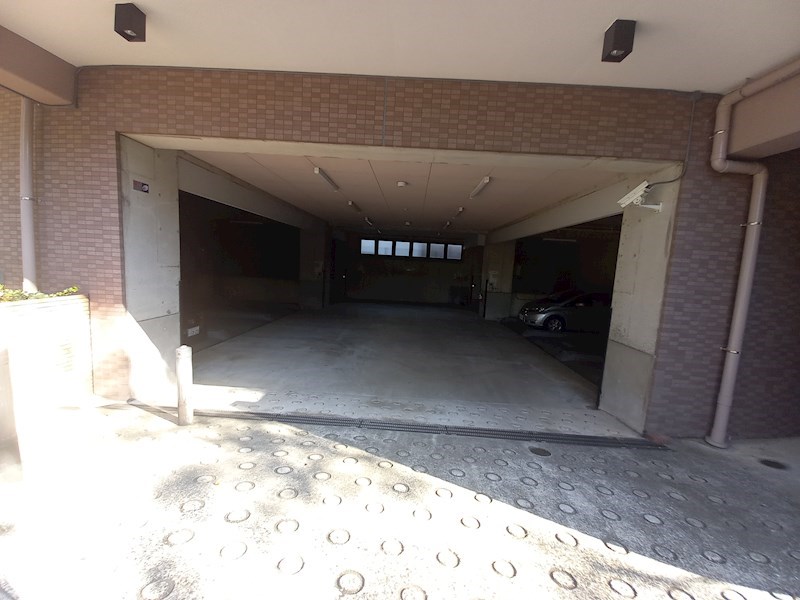 ワイズ新横浜 駐車場