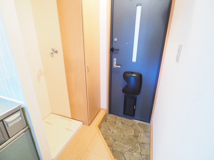 セレニティ横浜 玄関