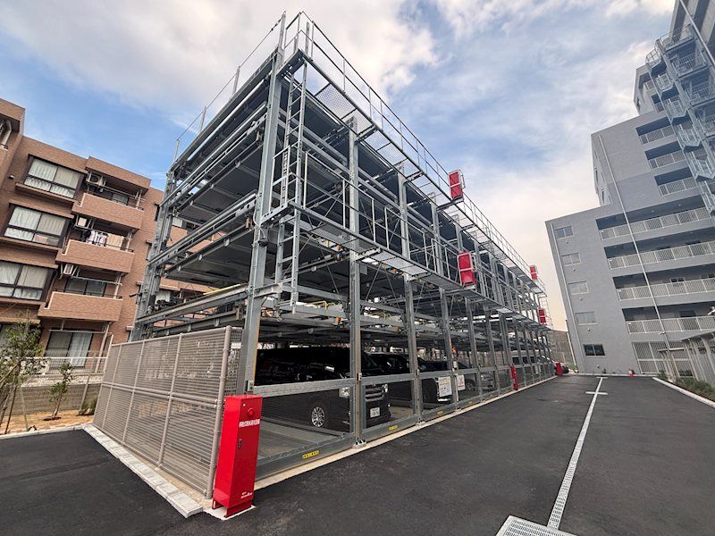 リーラ横浜川和町 駐車場