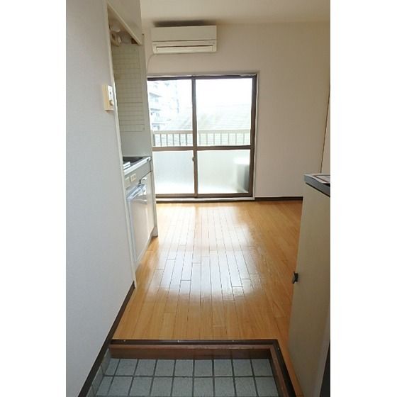 メゾン中原 玄関