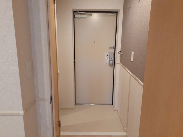 ラルジュ 玄関