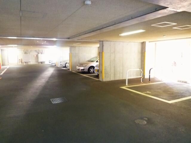 フォンテーヌ綱島 駐車場