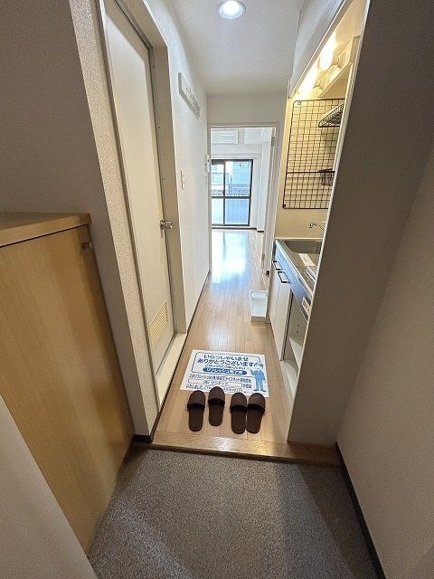 ファミーユビル 玄関