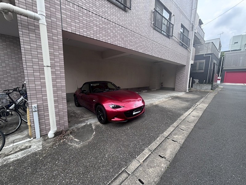 ロックベル 駐車場