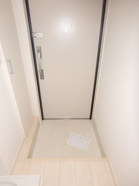 リブリ・コスズ 玄関