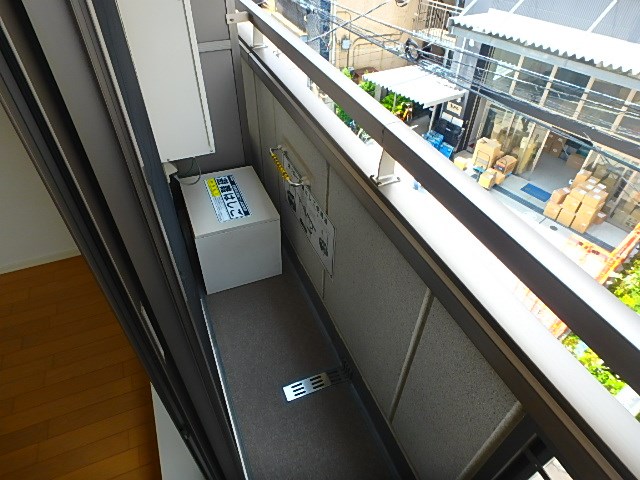 プライムメゾン日暮里 ベランダ