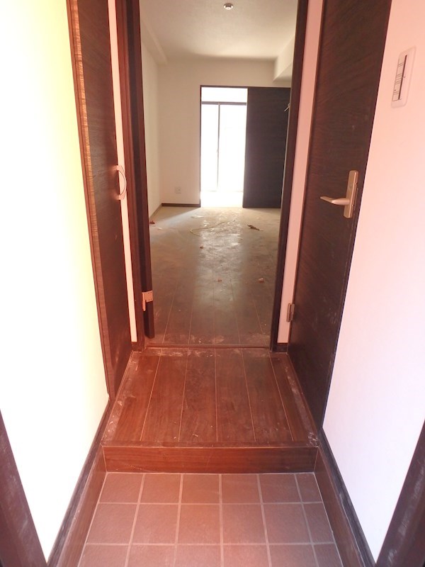 アール・ワンズ北砂 玄関