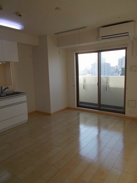 アイスバーグ リビング