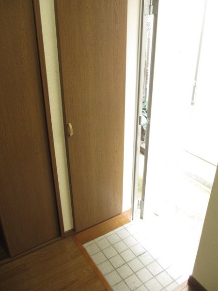 プチメゾンS 玄関