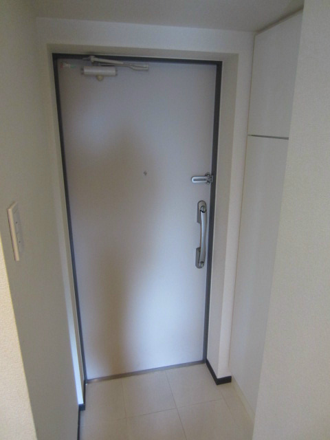 ラ・エテルノ大島ドゥーエ  玄関