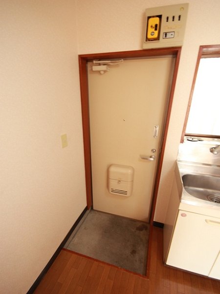 平和コーポ２号館 玄関