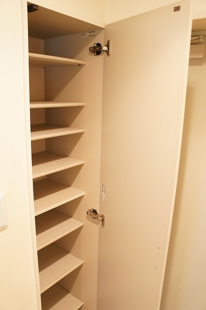 メゾンコルニス  玄関