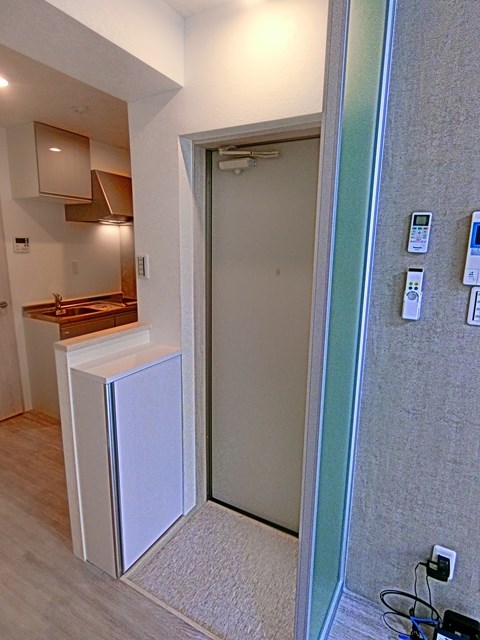 フリービング南千住  玄関