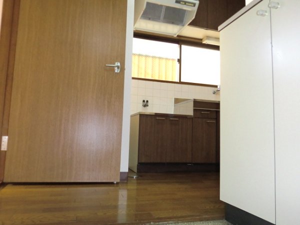 ピーエスハイツ   玄関