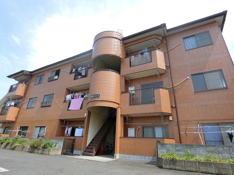 里泉都・ヨシミ 外観