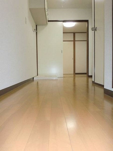 鈴木ビル 玄関