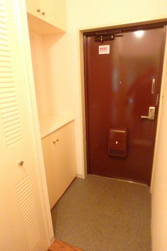 ドエルリバーサイド大島  玄関