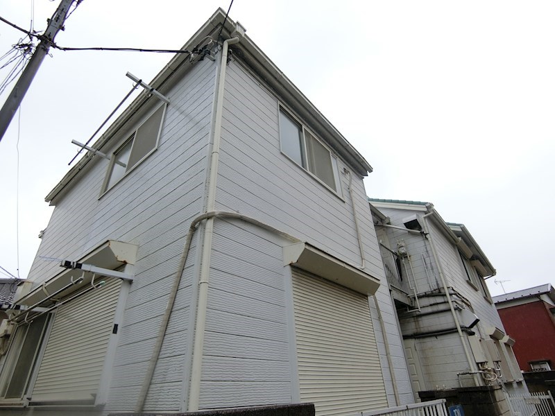 ホワイトアベニュー　2番館 外観