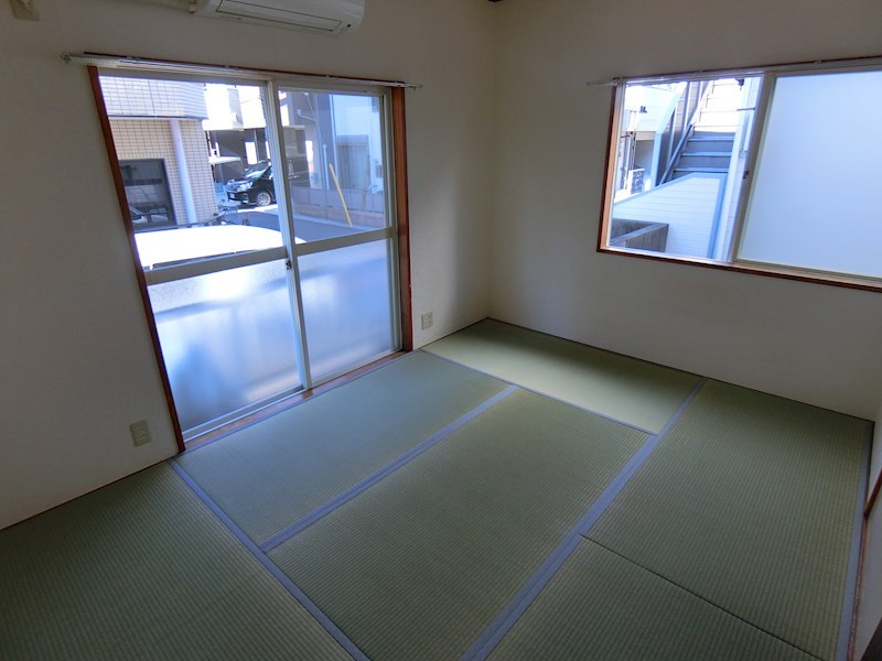 ホワイトアベニュー　2番館 ベッドルーム