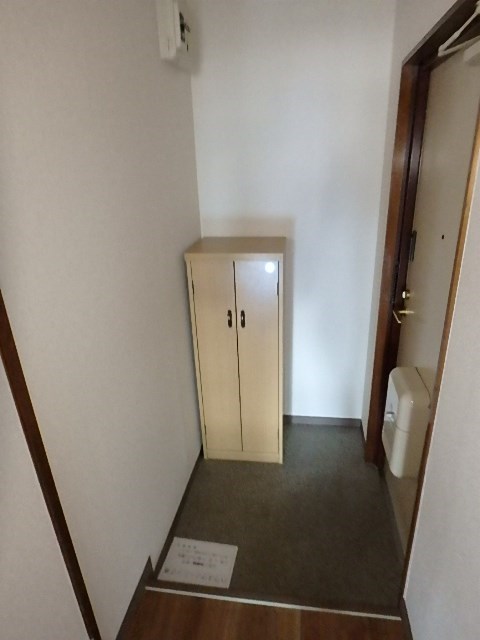 エストワールクロダ 玄関