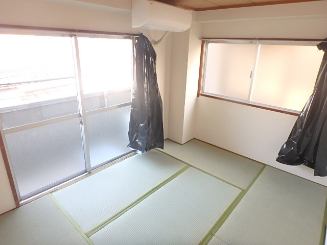 野々村ビル ベッドルーム