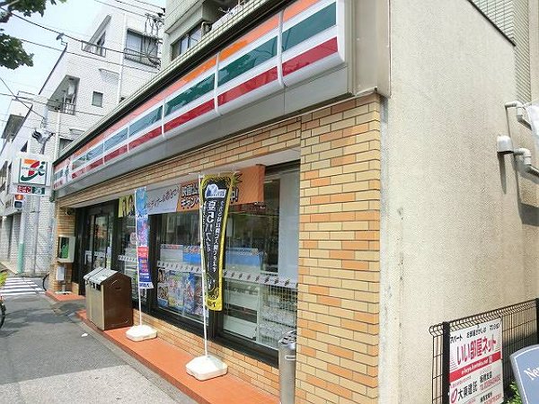 チェリーハイツコダテ   コンビニ