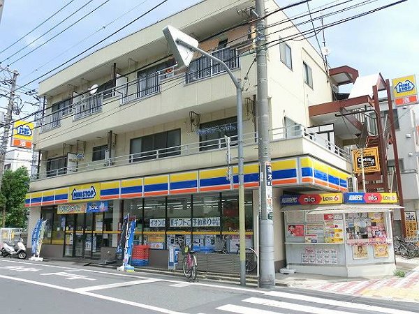 チェリーハイツコダテ   コンビニ