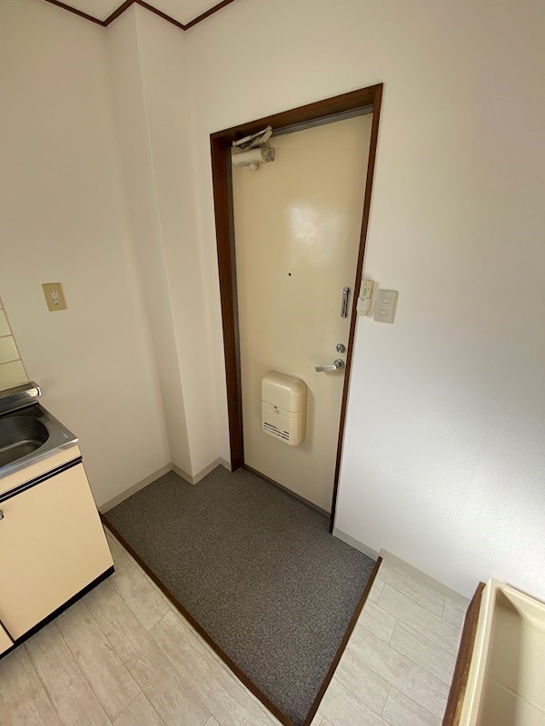 鷲山マンション 玄関