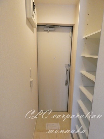 リブリ・みぺぽ 玄関