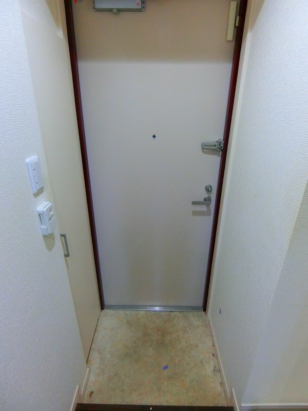 リブリ・ルナピエナ 玄関