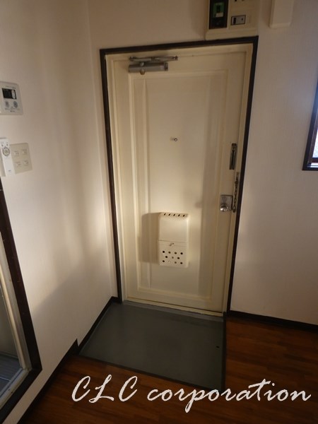 ハイツ松山 玄関