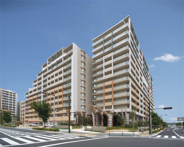 ロイヤルパークス新田 外観