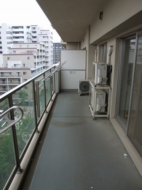 ロイヤルパークス新田 ベランダ