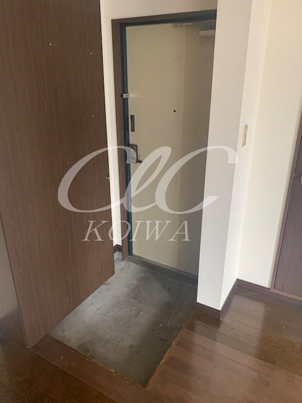 デルフォカーサトーア 玄関